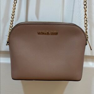 Michael kors crossbody